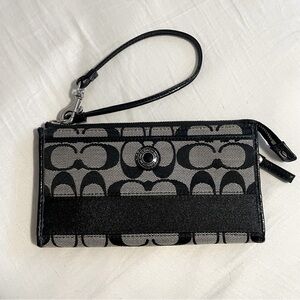 COACH Signature Canvas Logo Zippy Wallet Logo Wristlet